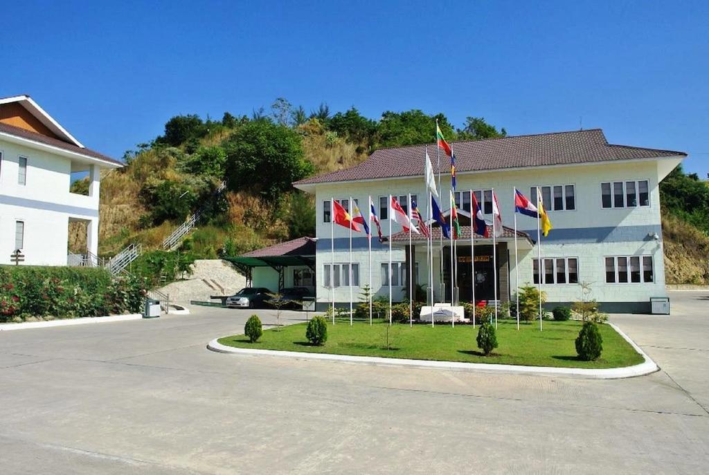 Myat Thinzar Hotel Oattara Thiri Dış mekan fotoğraf