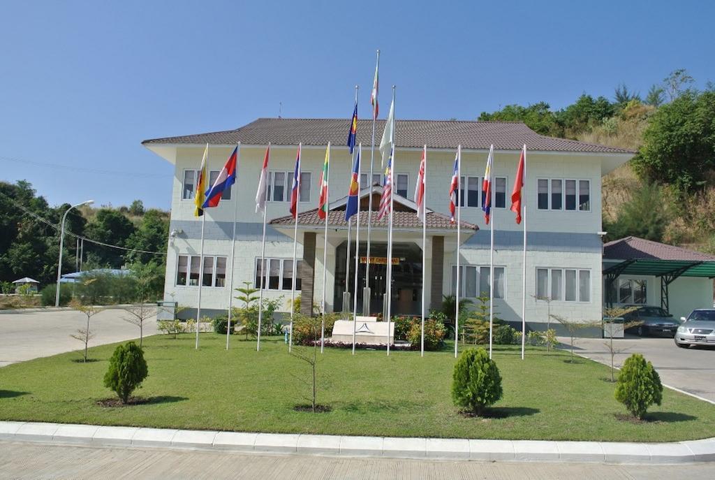 Myat Thinzar Hotel Oattara Thiri Dış mekan fotoğraf